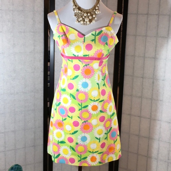 Lilly Pulitzer Dresses & Skirts - Lilly Pulitzer Fireworks daisy sundress